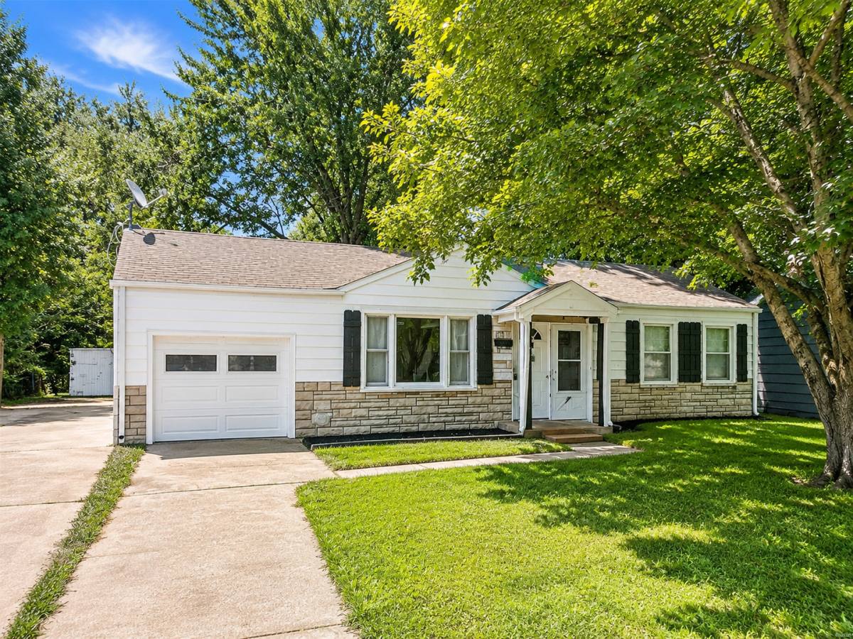 House for rent at 9802 Dennis Dr, St. Louis, MO 63136