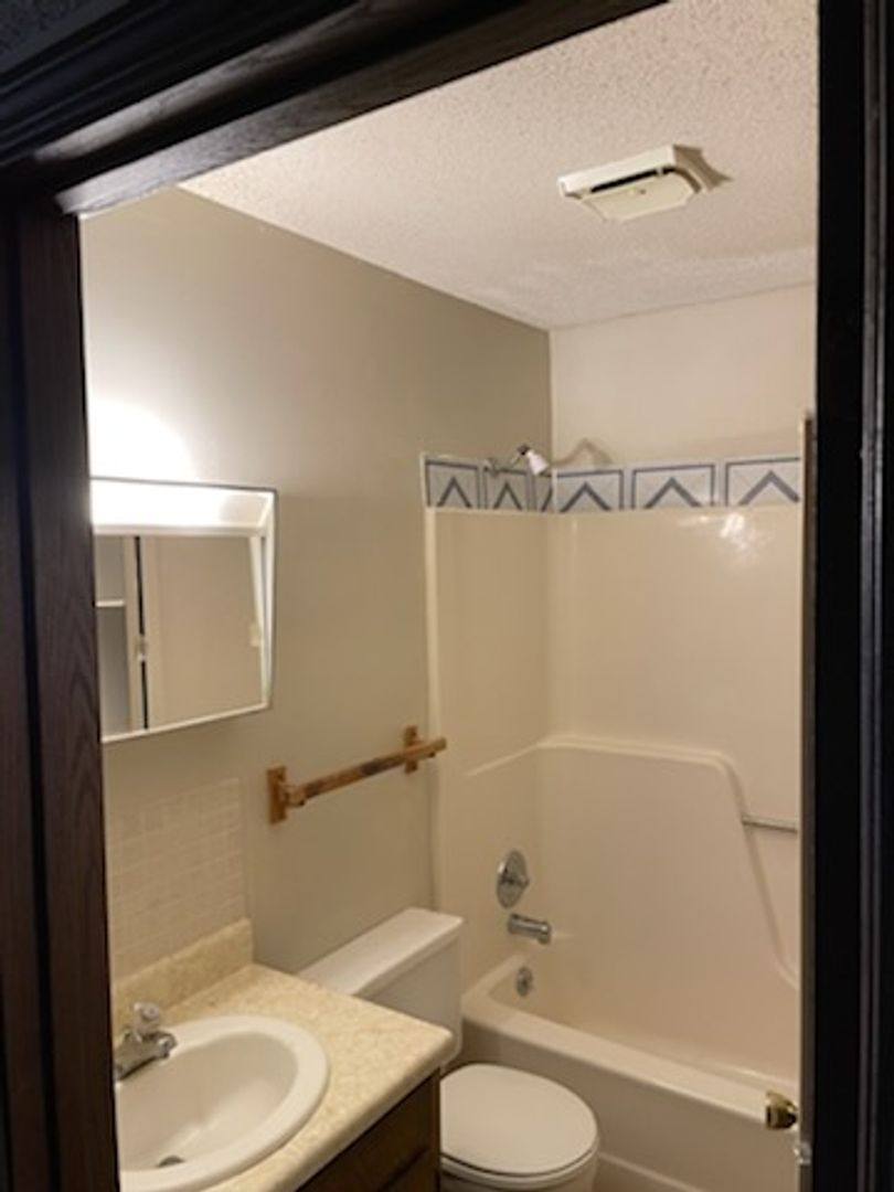 Apartment for rent at 219 Dix Rd, Jefferson City, MO 65109
