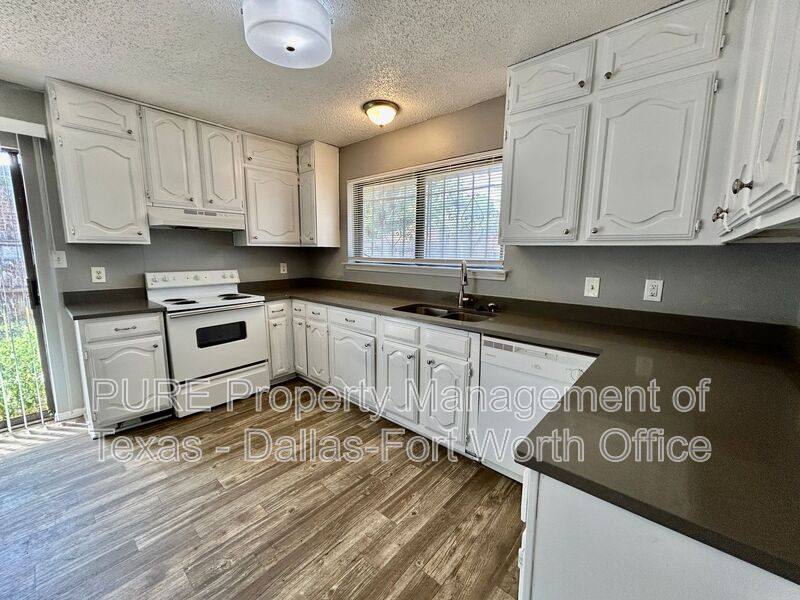 Apartment for rent at 4605 Menzer Rd, Fort Worth, TX 76103