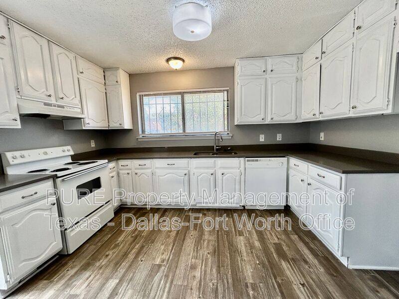 Apartment for rent at 4605 Menzer Rd, Fort Worth, TX 76103