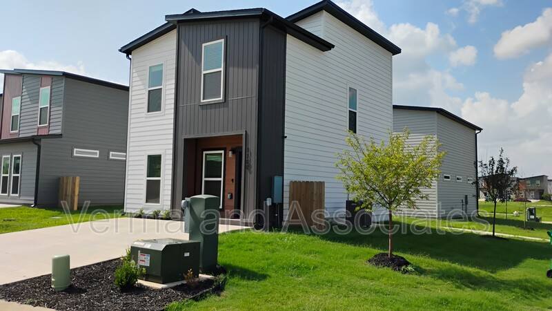 House for rent at 1100 Indiana Ave, Bentonville, AR 72713