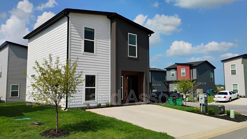 House for rent at 1100 Indiana Ave, Bentonville, AR 72713