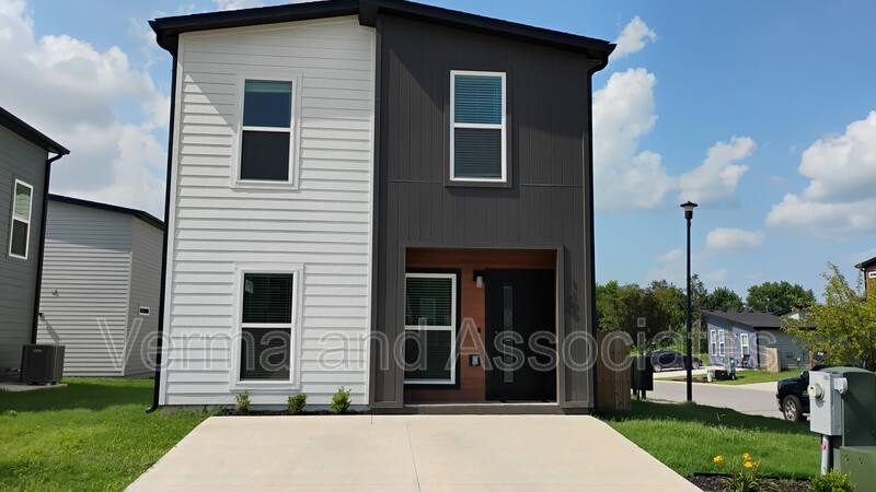 House for rent at 1100 Indiana Ave, Bentonville, AR 72713