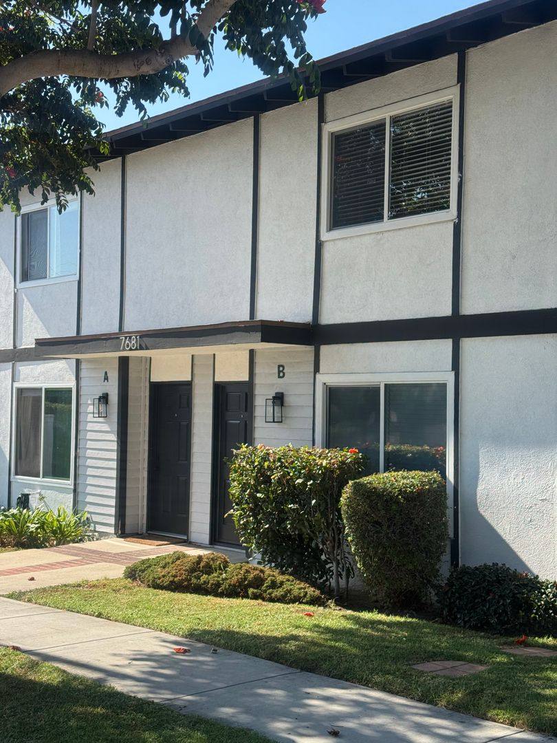 Apartment for rent at 7681 Ellis Ave, Huntington Beach, CA 92648