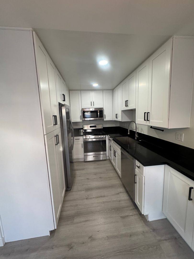 Apartment for rent at 7681 Ellis Ave, Huntington Beach, CA 92648