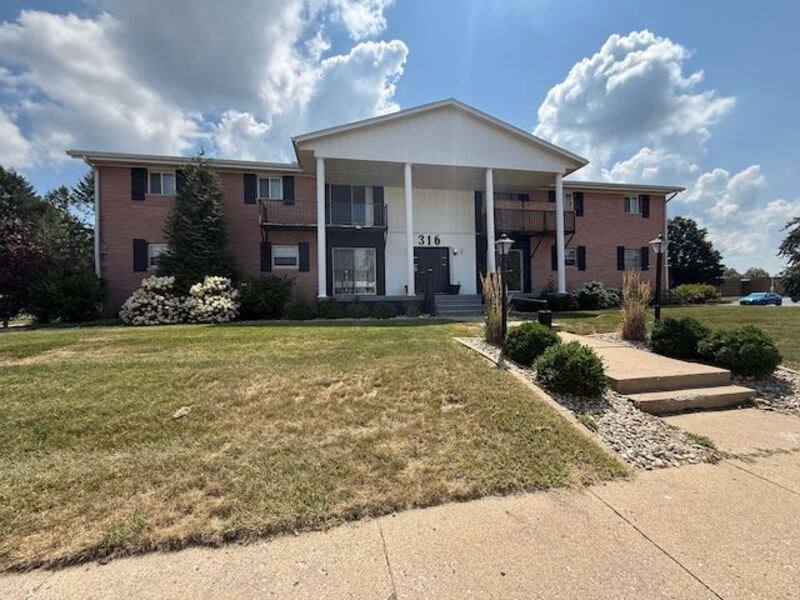 Apartment for rent at 316 S Ridgewood Dr #A, Chillicothe, IL 61523
