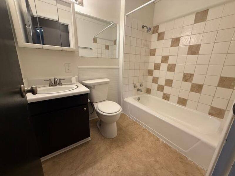 Apartment for rent at 316 S Ridgewood Dr #A, Chillicothe, IL 61523