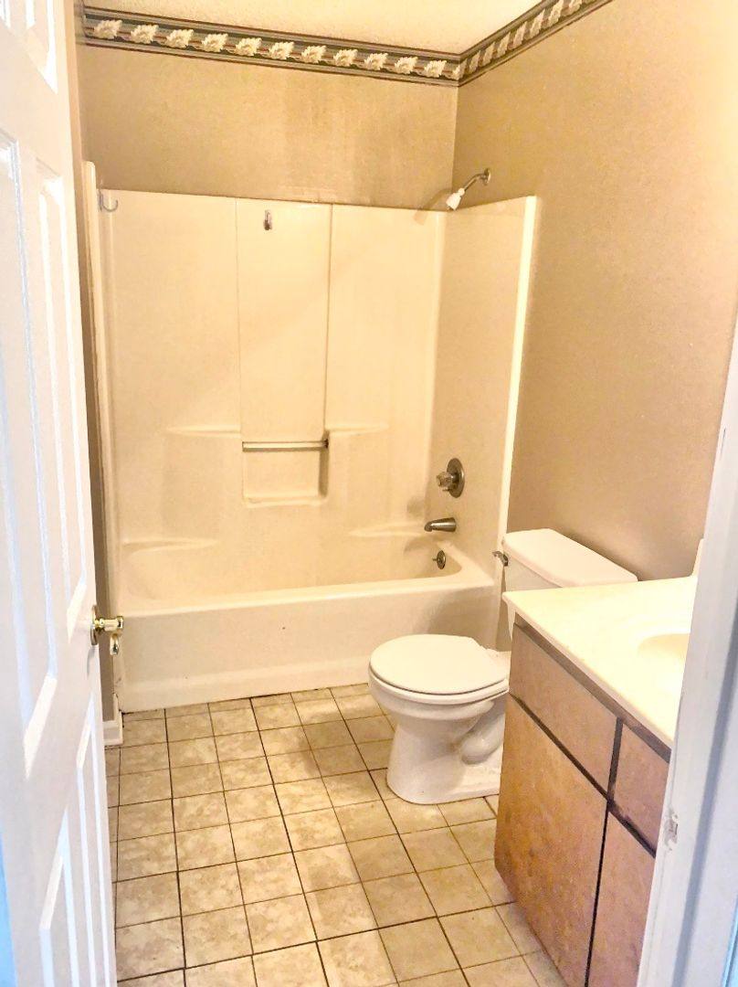 Apartment for rent at 408 Roosevelt Ave, Muscle Shoals, AL 35661