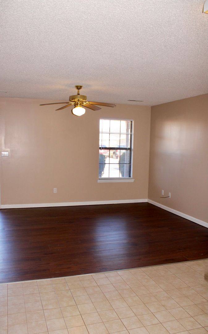 Apartment for rent at 408 Roosevelt Ave, Muscle Shoals, AL 35661