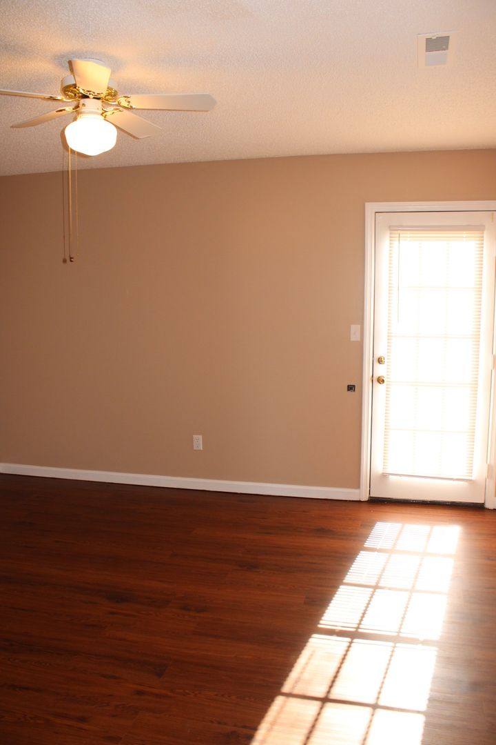 Apartment for rent at 408 Roosevelt Ave, Muscle Shoals, AL 35661