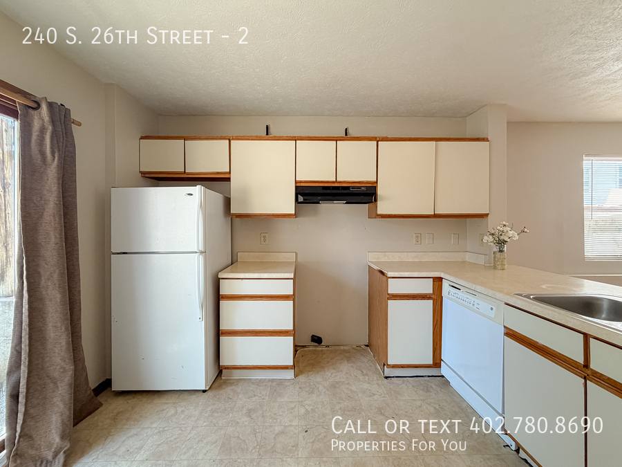 Apartment for rent at 240 S 26th St #2, Lincoln, NE 68510