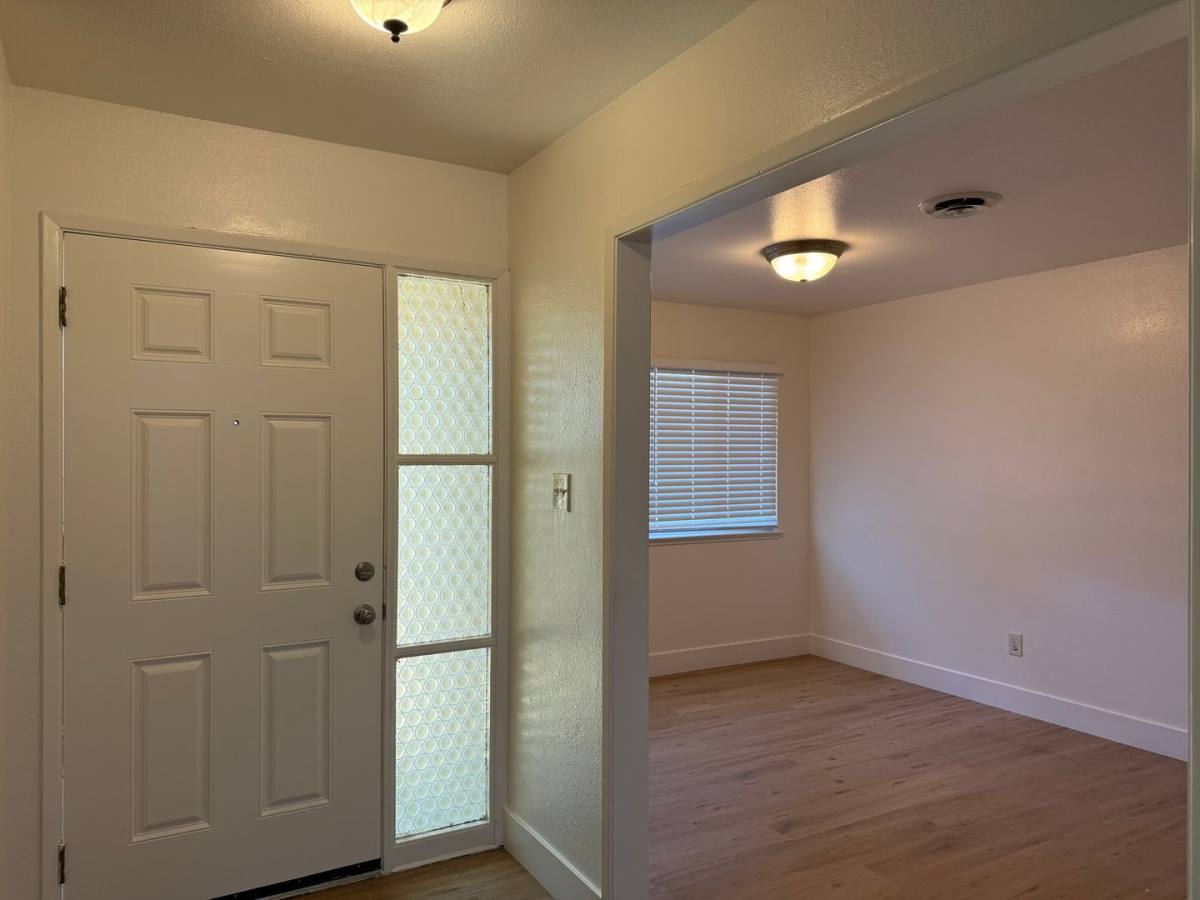 House for rent at 8945 Plaza Park Dr, Elk Grove, CA 95624