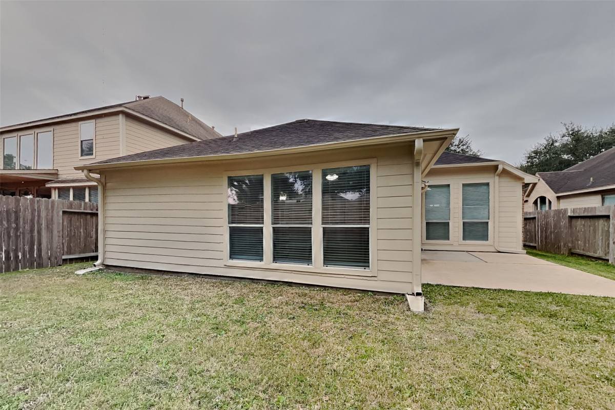 Apartment for rent at 25810 Palmdale Estate Dr, Richmond, TX 77406