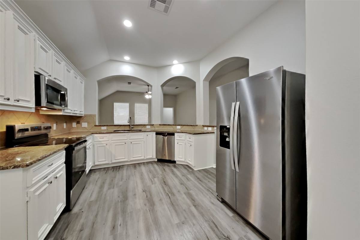 Apartment for rent at 25810 Palmdale Estate Dr, Richmond, TX 77406