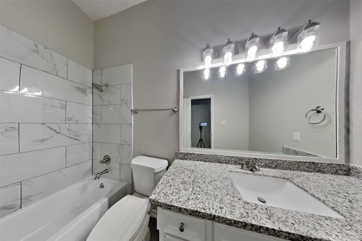 Apartment for rent at 25810 Palmdale Estate Dr, Richmond, TX 77406