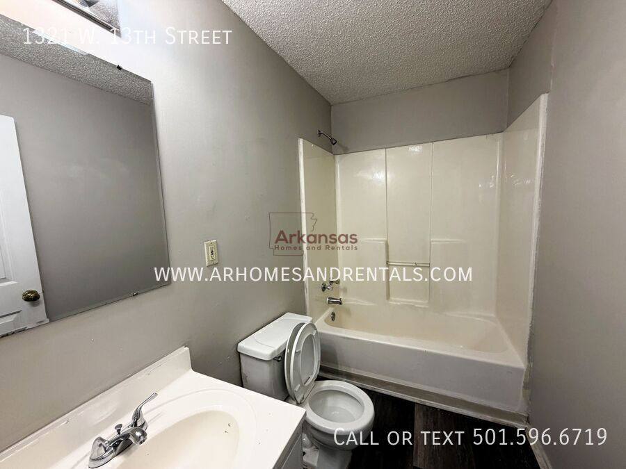 Apartment for rent at 1321 W 13th St, North Little Rock, AR 72114