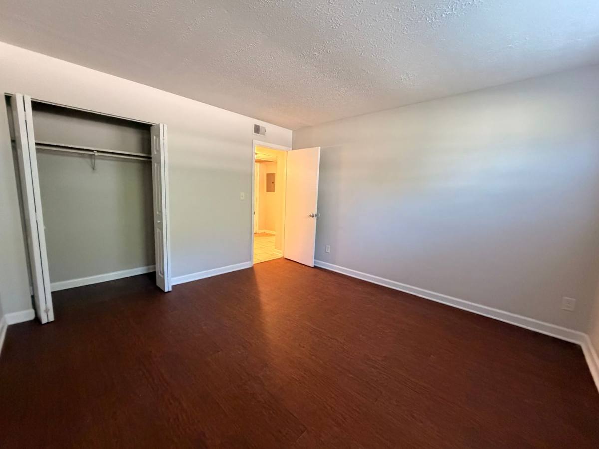 Apartment for rent at 810-811 Howard Ave, Jeffersonville, IN 47130