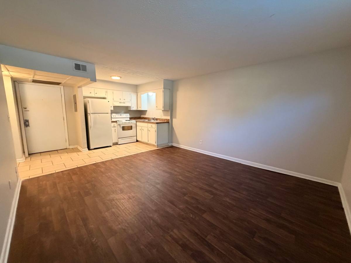 Apartment for rent at 810-811 Howard Ave, Jeffersonville, IN 47130