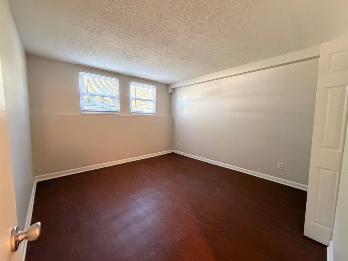 Apartment for rent at 810-811 Howard Ave, Jeffersonville, IN 47130