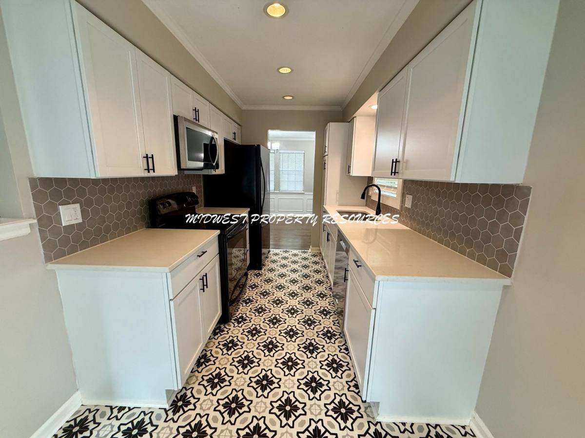 House for rent at 212 SE Moreland School Rd, Blue Springs, MO 64014