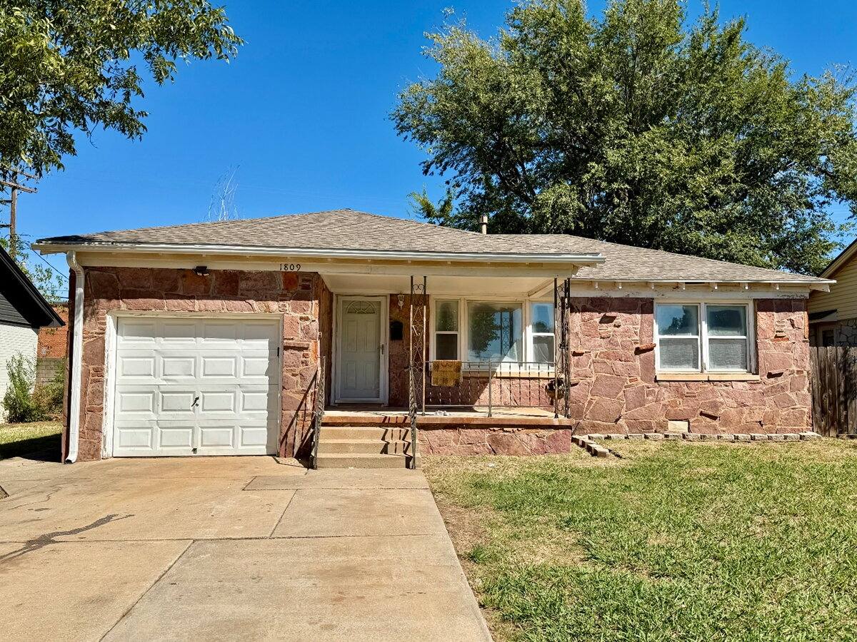 House for rent at 1809 Oxford Way, Oklahoma City, OK 73120