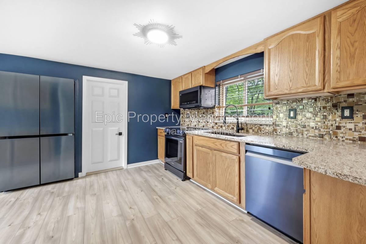 House for rent at 3185 Shimmons Rd, Auburn Hills, MI 48326