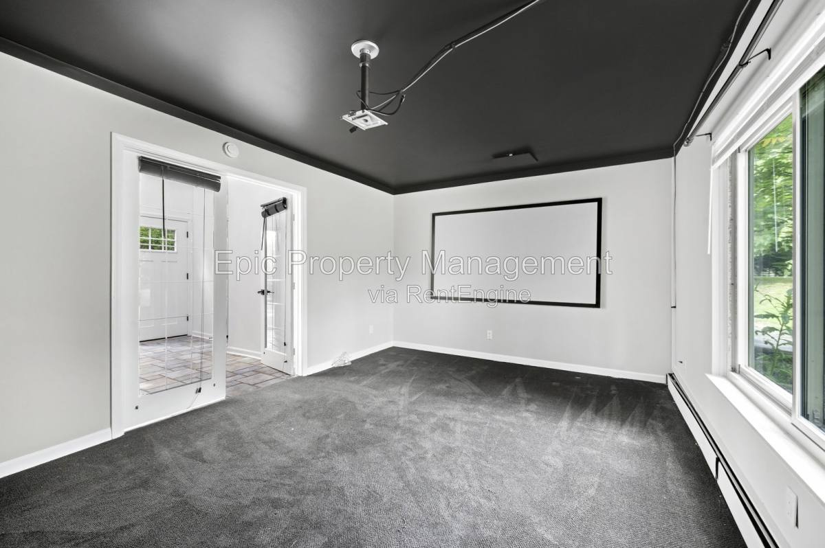 House for rent at 3185 Shimmons Rd, Auburn Hills, MI 48326