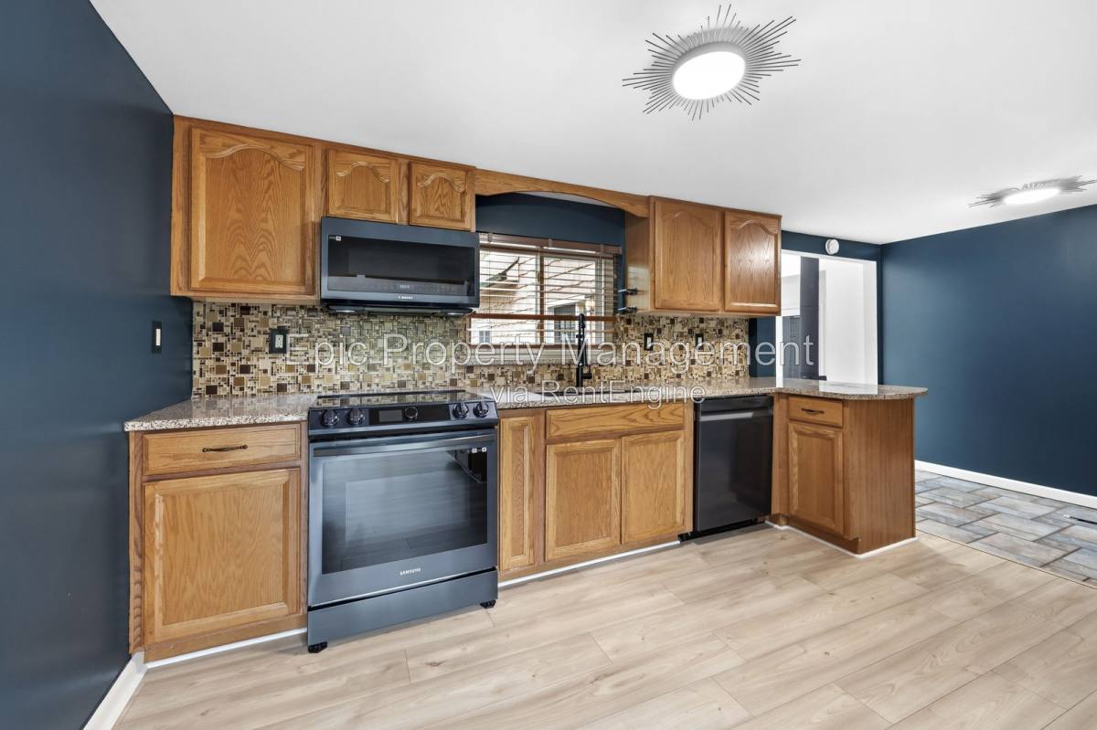House for rent at 3185 Shimmons Rd, Auburn Hills, MI 48326