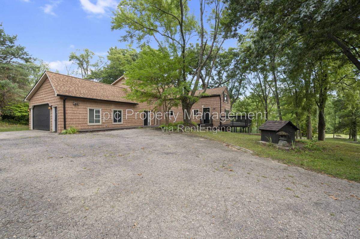 House for rent at 3185 Shimmons Rd, Auburn Hills, MI 48326