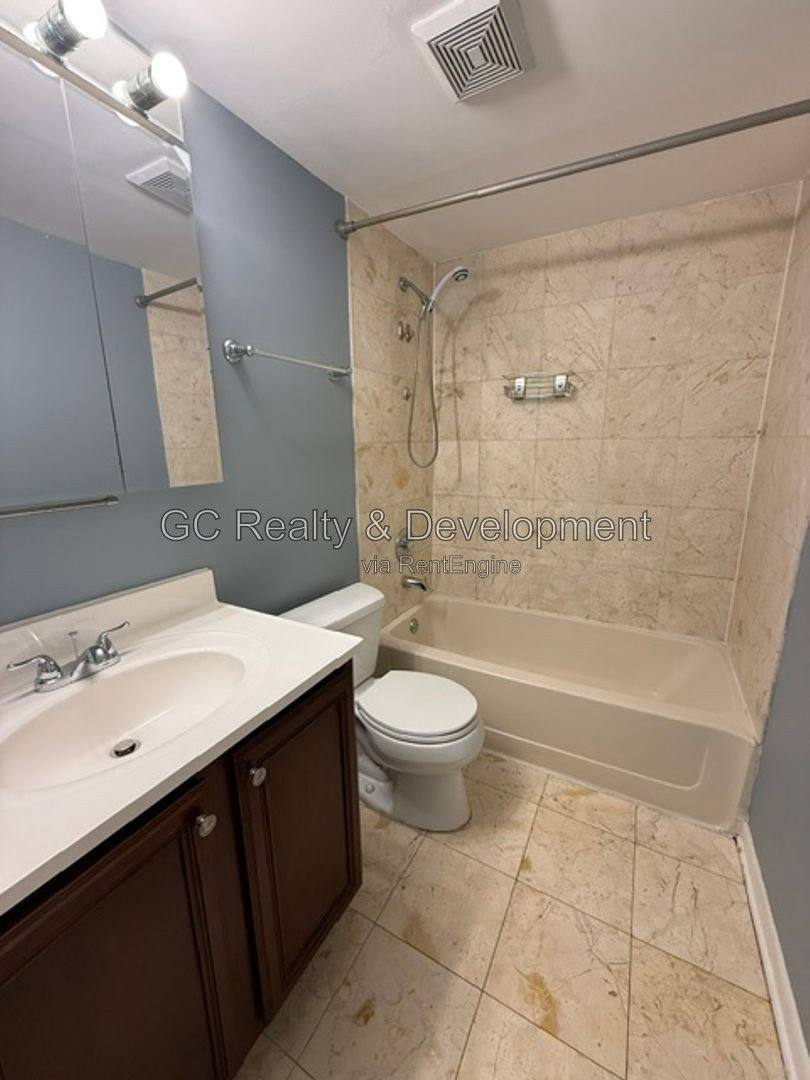 Apartment for rent at 2250 Abbeywood Dr #B, Lisle, IL 60532