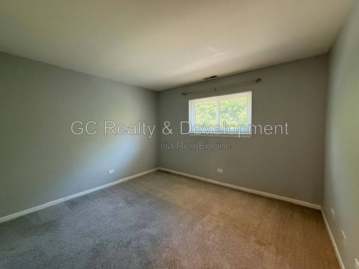 Apartment for rent at 2250 Abbeywood Dr #B, Lisle, IL 60532