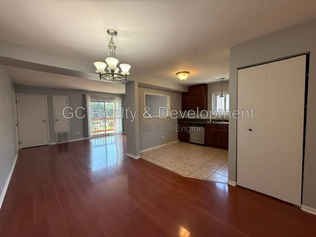 Apartment for rent at 2250 Abbeywood Dr #B, Lisle, IL 60532