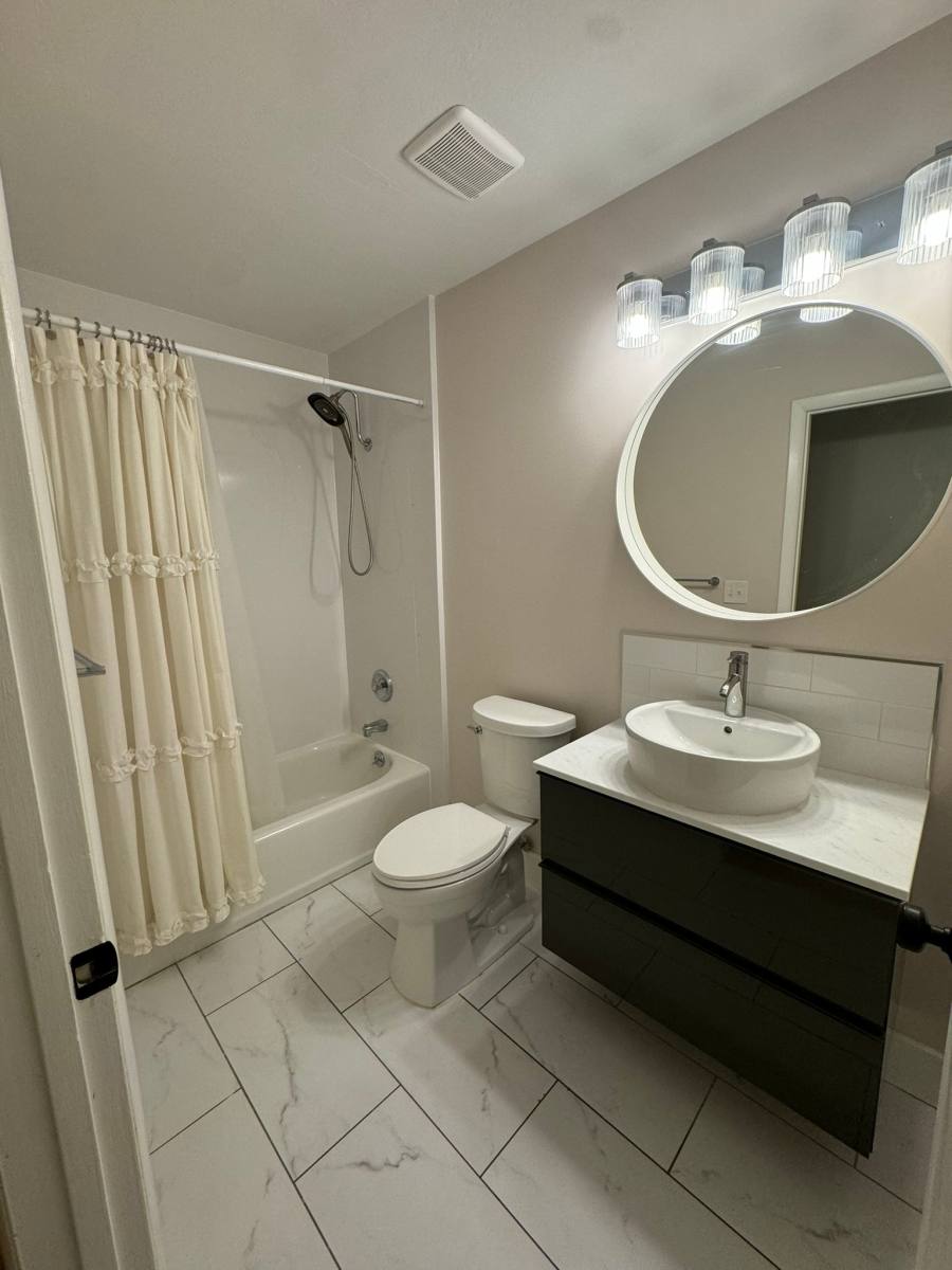 House for rent at 992 W Halcyon Dr, Salt Lake City, UT 84123