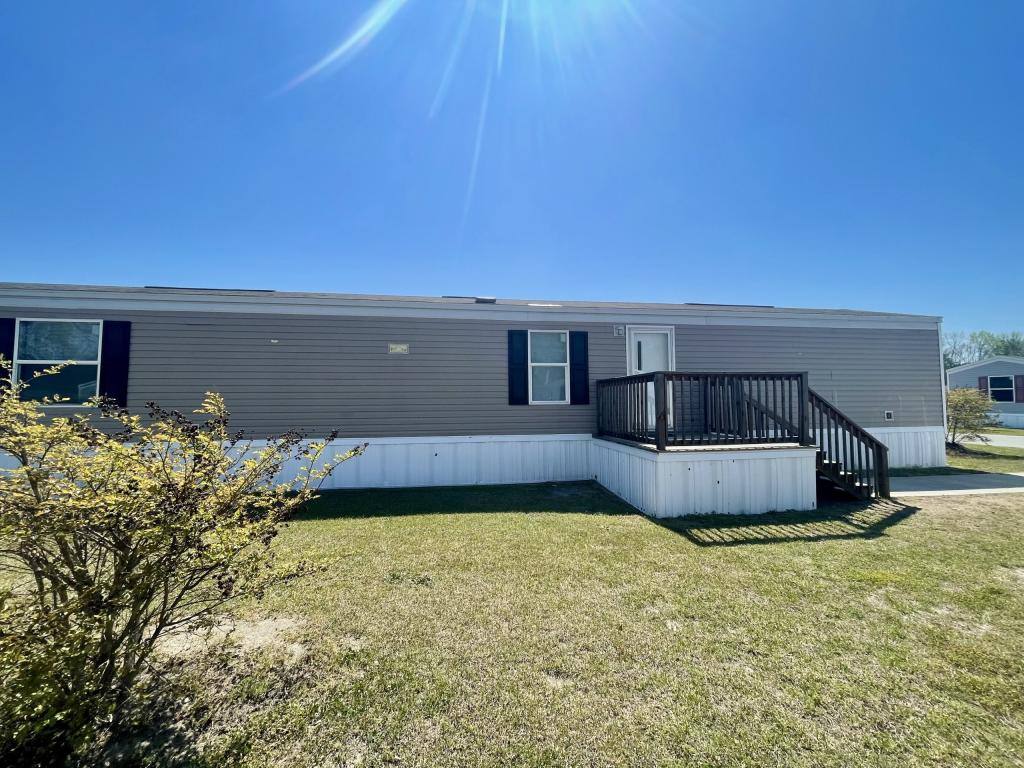 House for rent at 555 Crandlemire Rd, Lumberton, NC 28358