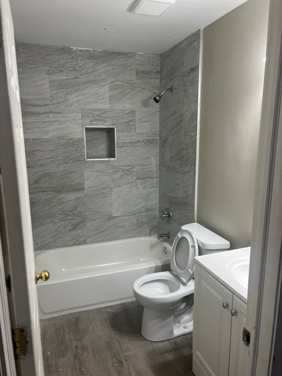 Apartment for rent at 21W581 N Ave #5, Lombard, IL 60148