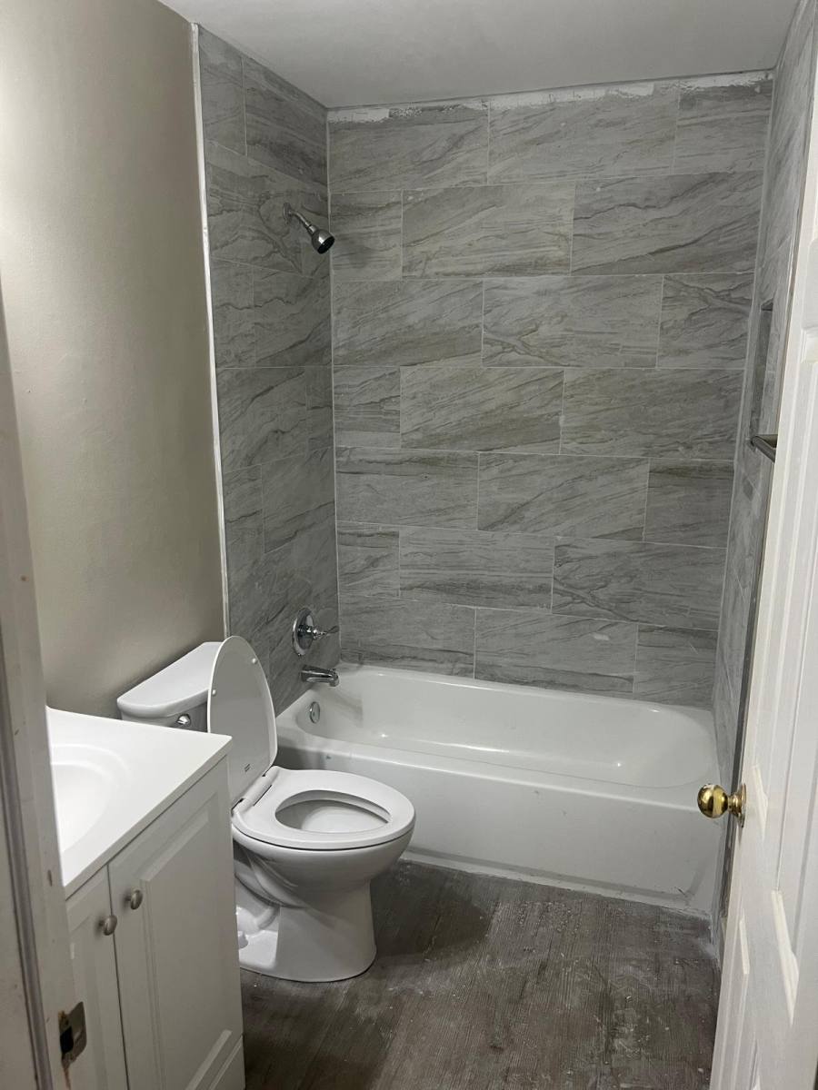 Apartment for rent at 21W581 N Ave #5, Lombard, IL 60148