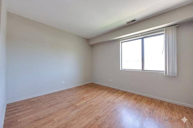 Apartment for rent at 21W581 N Ave #5, Lombard, IL 60148