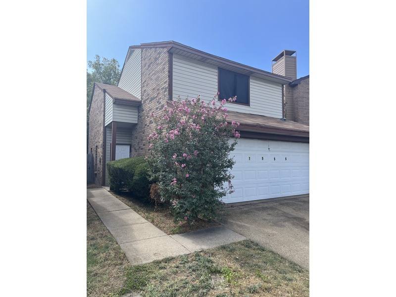Townhouse for rent at 1555 Sunrise Lane, Duncanville, TX 75137