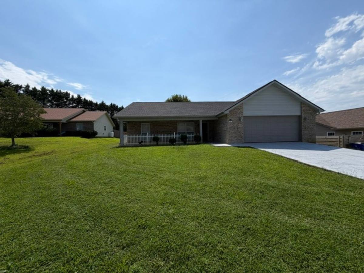 House for rent at 2811 June Bug Way, Maryville, TN 37803