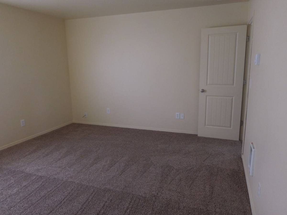 Apartment for rent at 516 518 SE Duke St, Madras, OR 97741