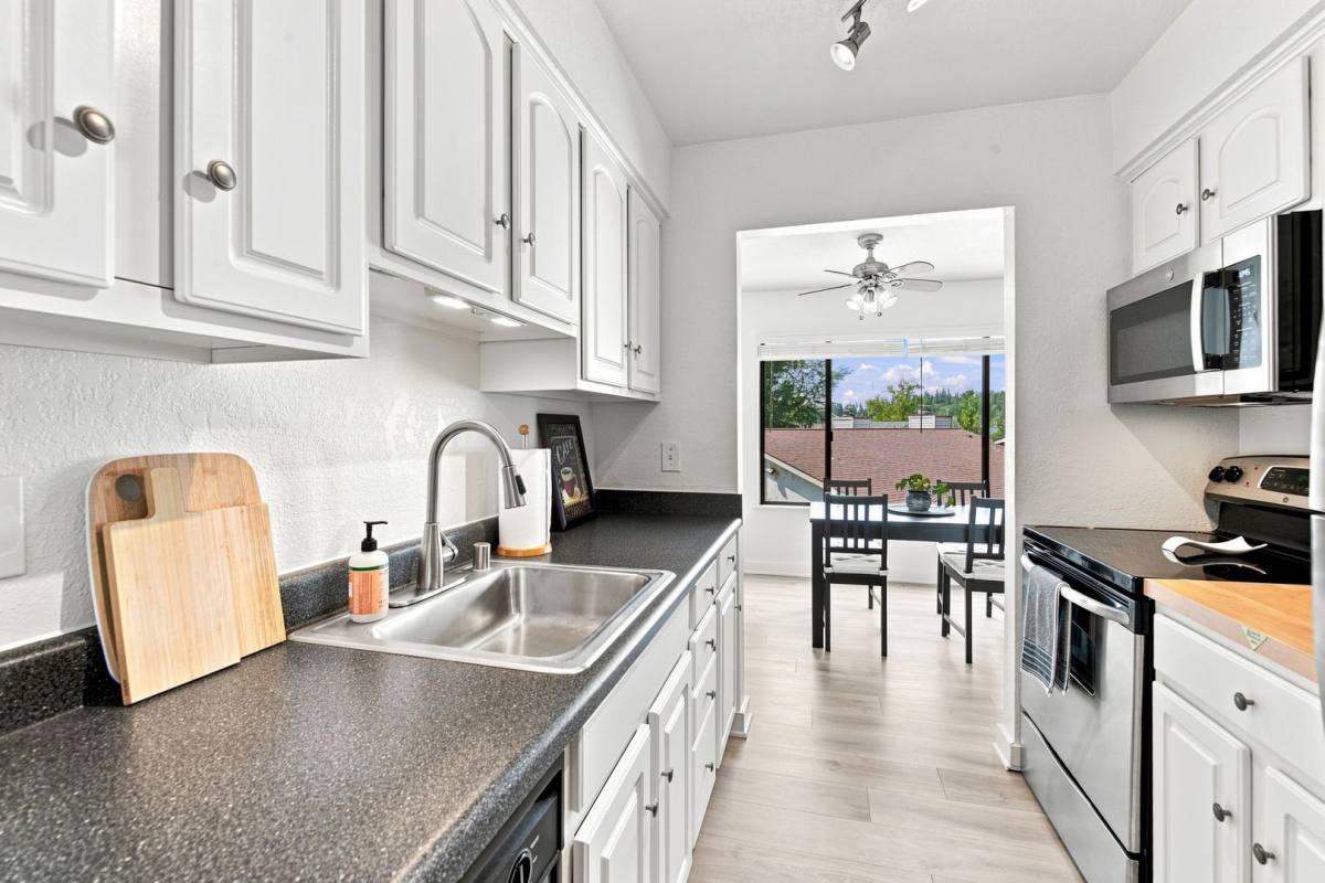 Condo for rent at 9926 NE 116th St, Kirkland, WA 98034
