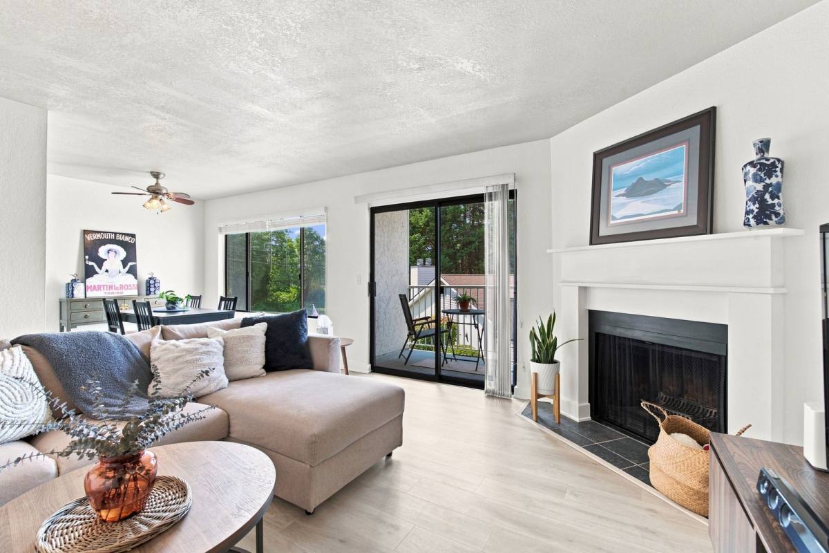 Condo for rent at 9926 NE 116th St, Kirkland, WA 98034