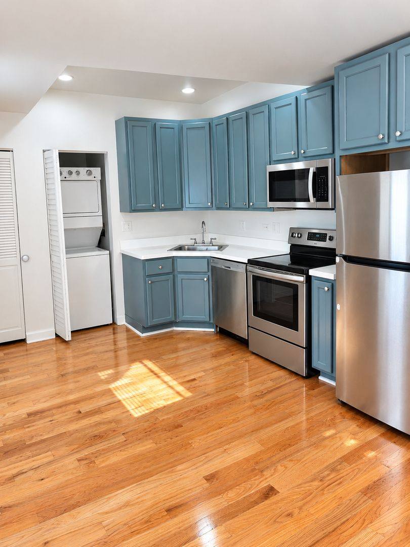 Apartment for rent at 6154 N Oakley Ave, Chicago, IL 60659