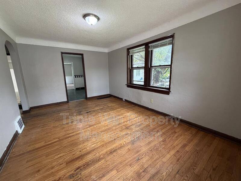 House for rent at 8126 Albin Ave, Saint Louis, MO 63114