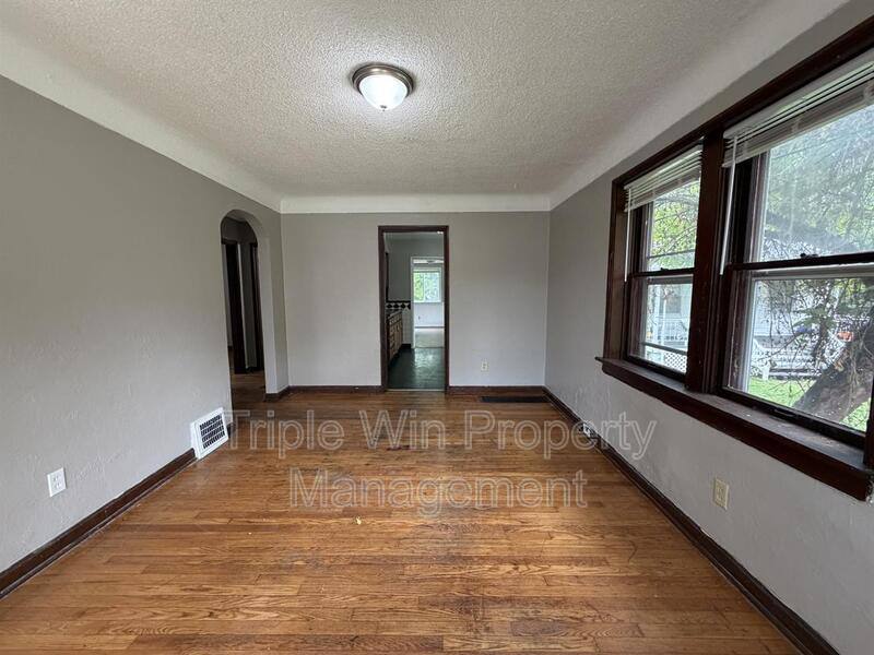 House for rent at 8126 Albin Ave, Saint Louis, MO 63114