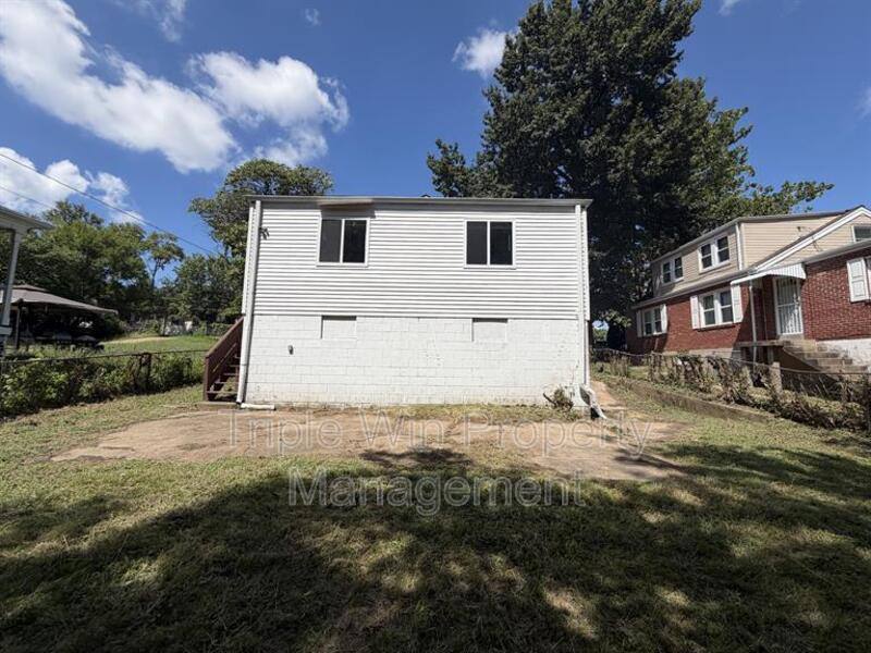 House for rent at 8126 Albin Ave, Saint Louis, MO 63114