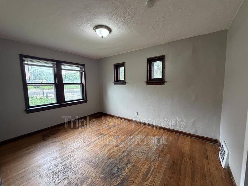 House for rent at 8126 Albin Ave, Saint Louis, MO 63114