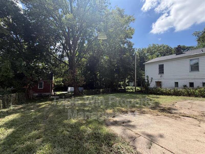 House for rent at 8126 Albin Ave, Saint Louis, MO 63114