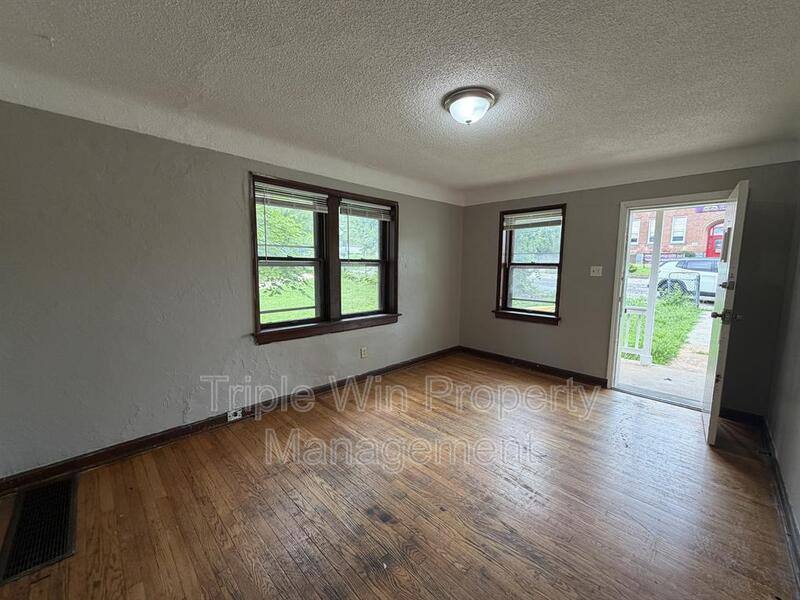 House for rent at 8126 Albin Ave, Saint Louis, MO 63114