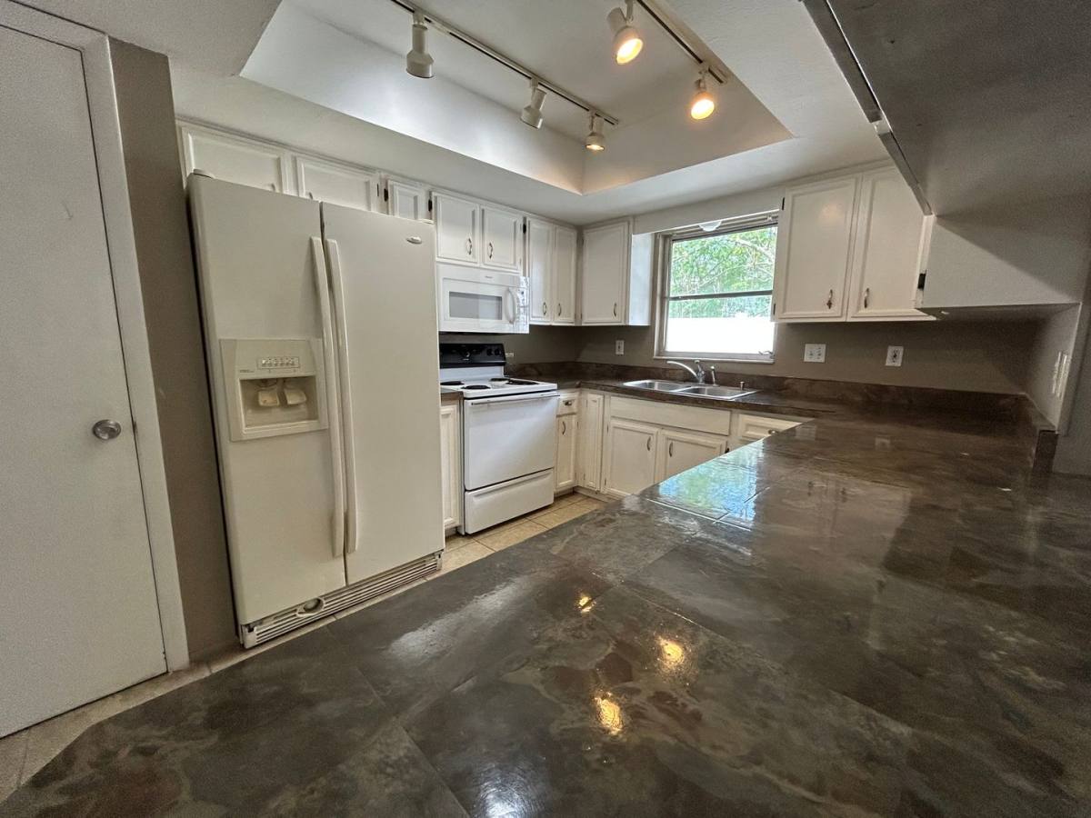 1373 42nd St, Sarasota, FL 34234 - House for Rent - Image 3